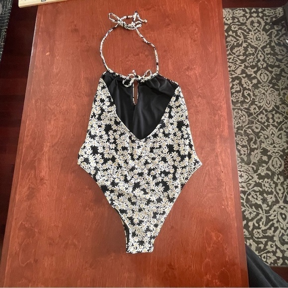 TopShop Halter high Neck Swimsuit One Piece Lined Ditsy Floral Keyhole 10 Black - Picture 7 of 11